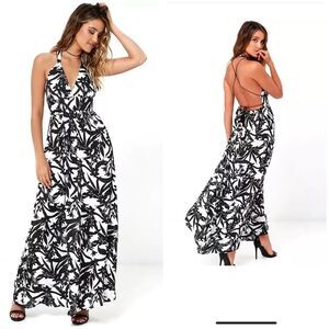 NWT BB Dakota Larissa Black and White Floral Print Open Back Maxi Dress Sz 4